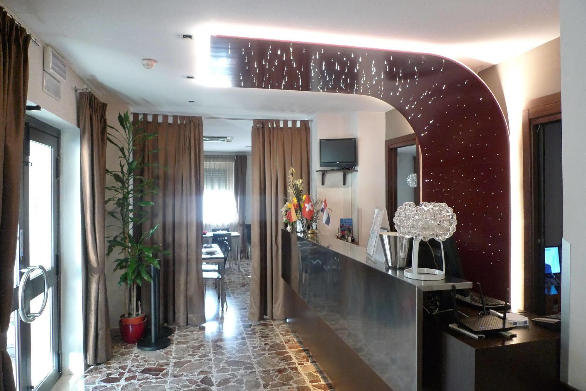 Hotel De Meis Capistrello Kültér fotó