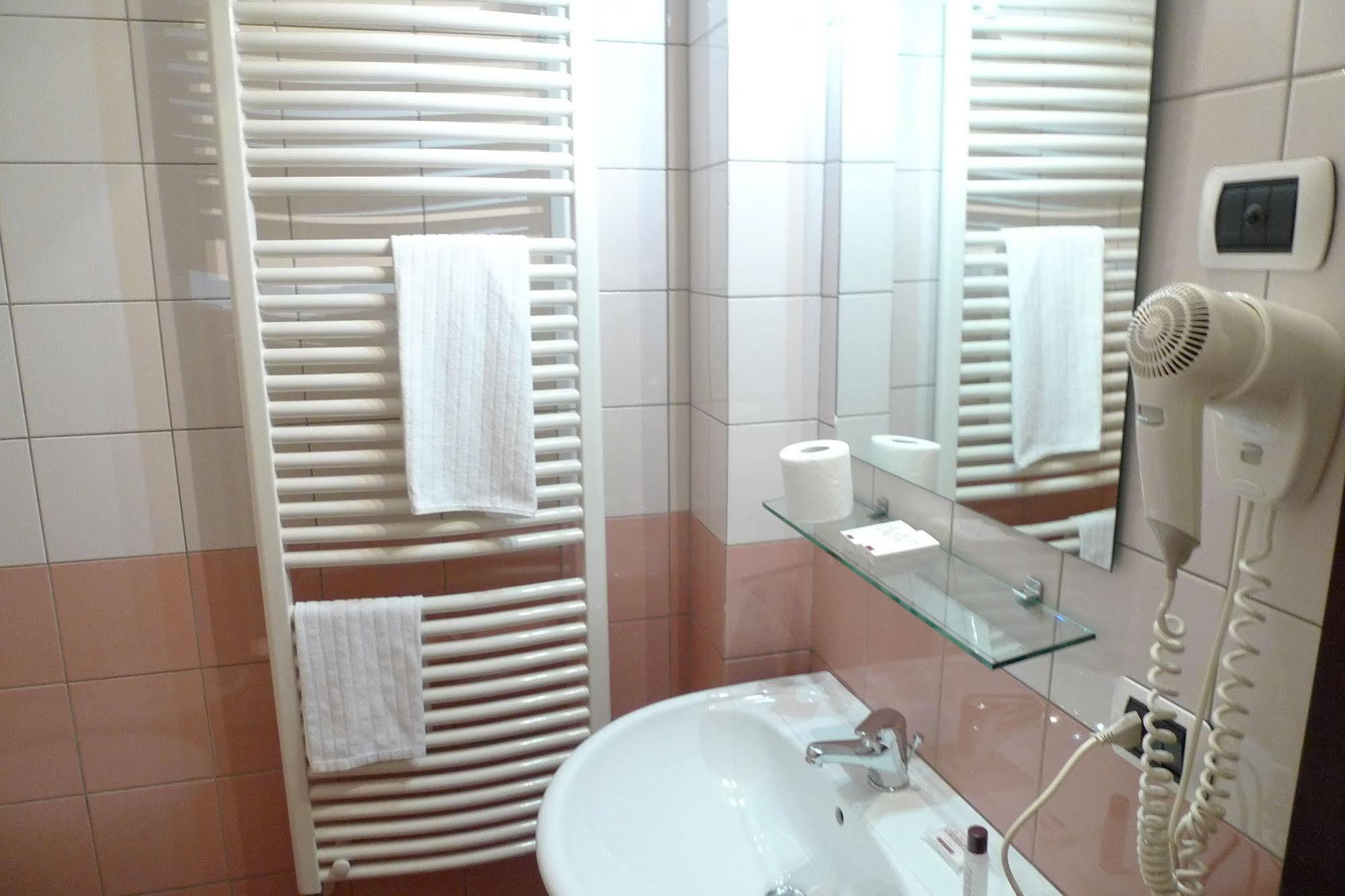 Hotel De Meis Capistrello Kültér fotó