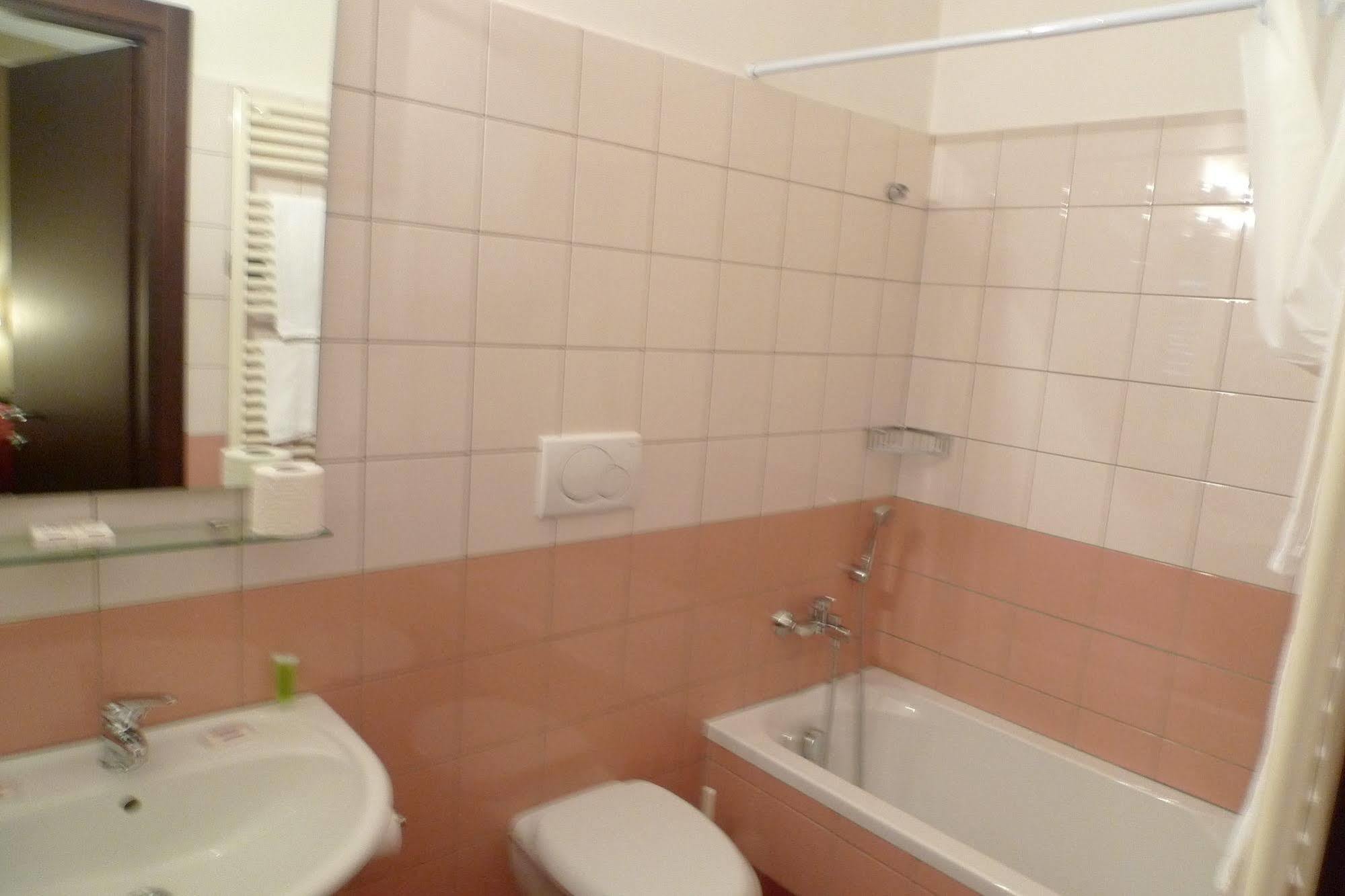 Hotel De Meis Capistrello Kültér fotó