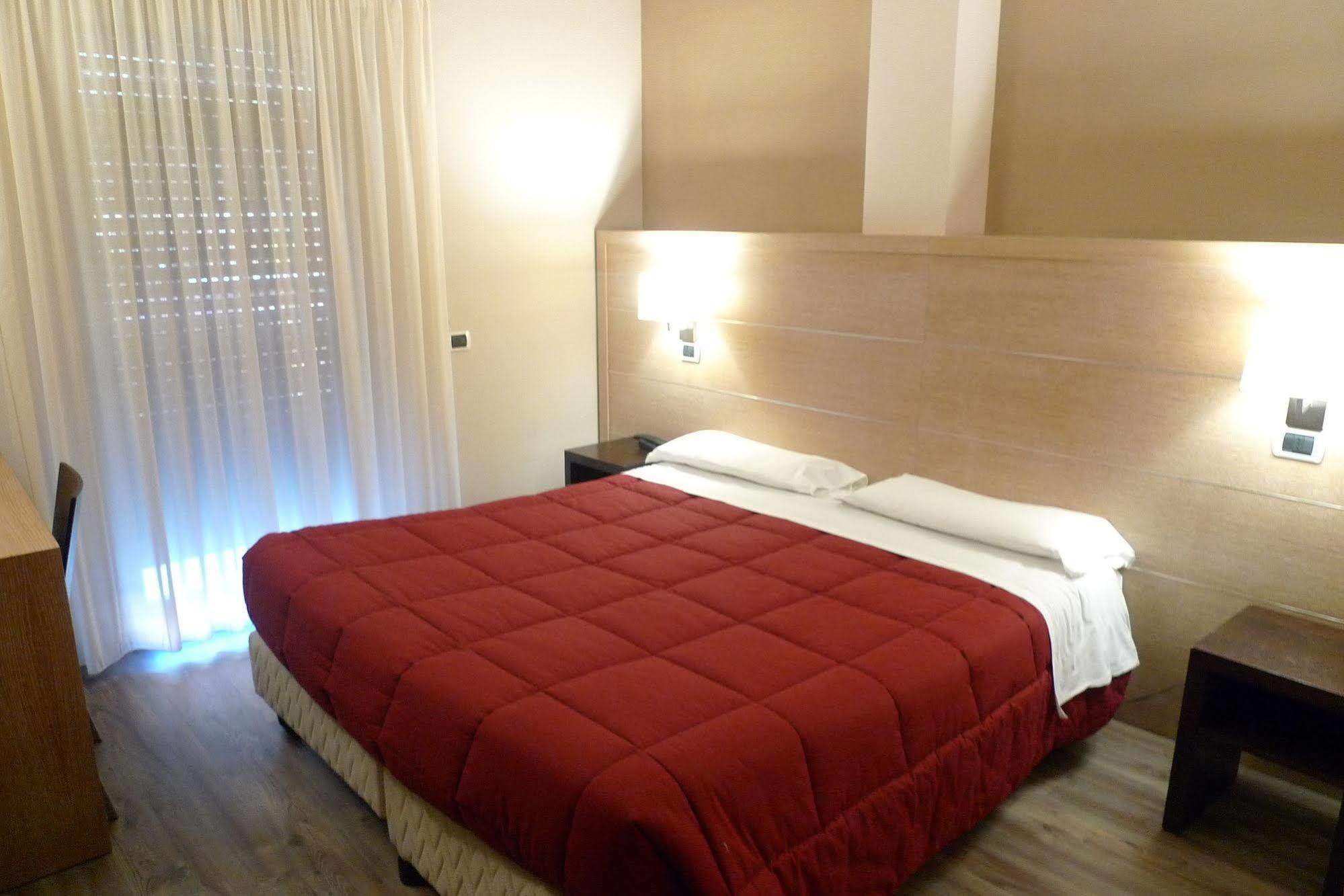 Hotel De Meis Capistrello Kültér fotó