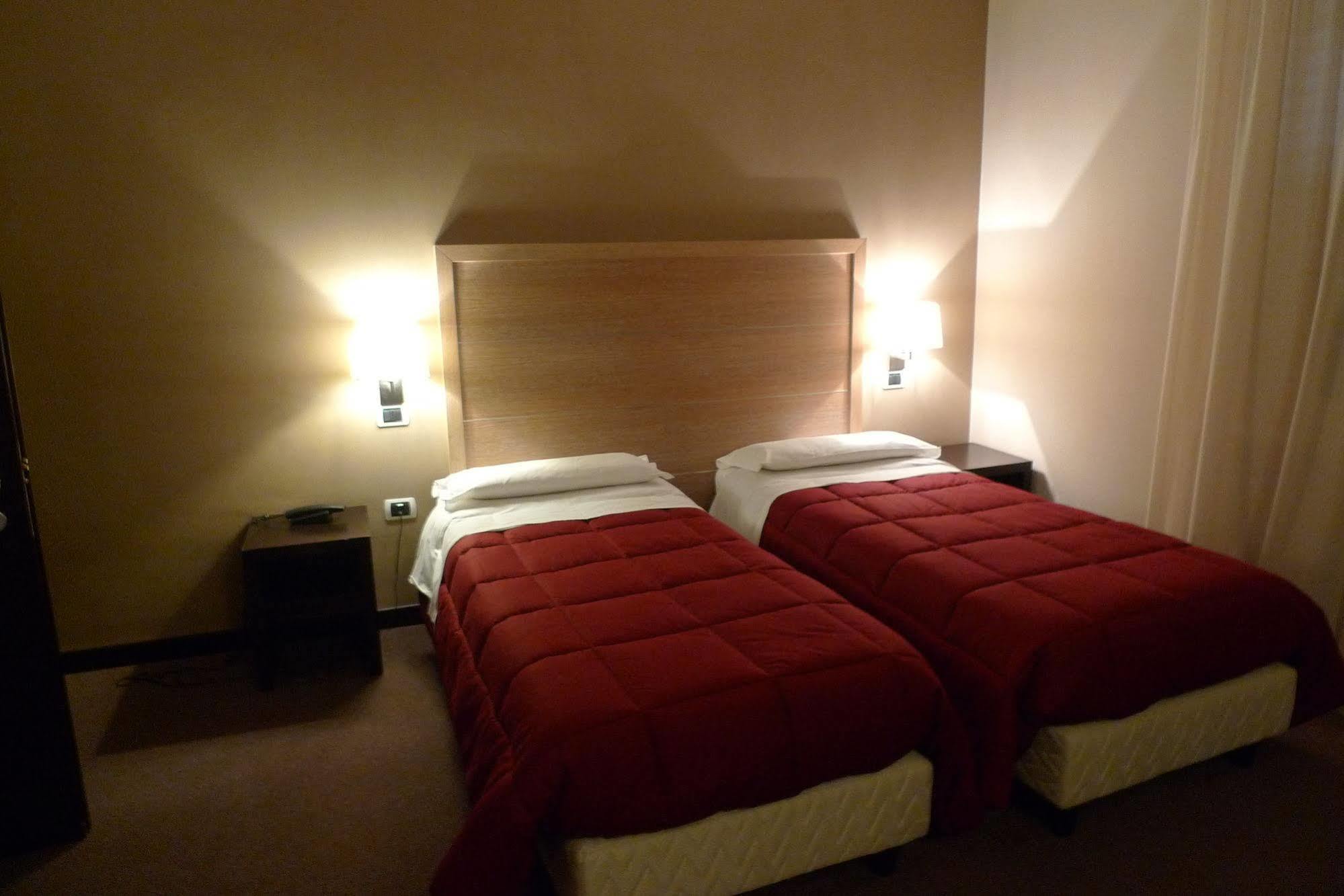 Hotel De Meis Capistrello Kültér fotó